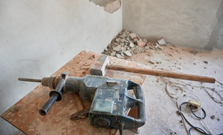 Wie der Abbruch von Betonwänden im Haus Ihre Renovierung erfolgreich unterstützt