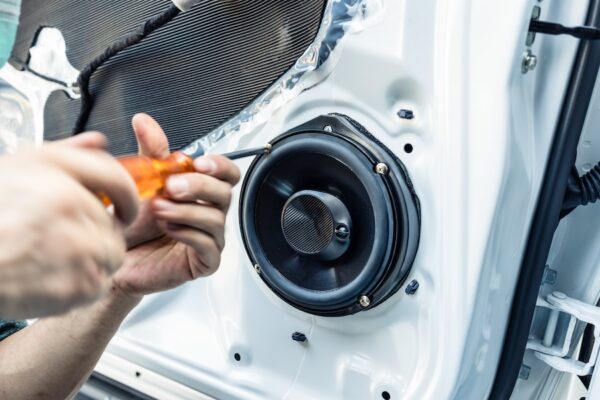 Die 5 besten Lautsprecher-Einbauservices in Hanau – Die Klangklarheit im Fahrzeuginnenraum verbessern